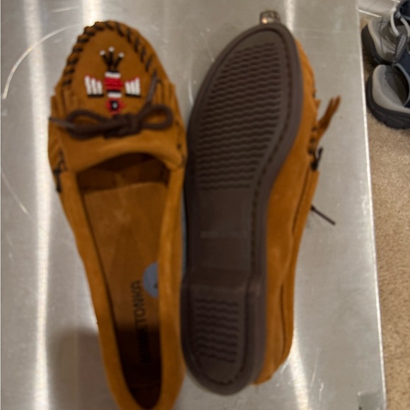 Minnetonka Women’s Thunderbird “Animikii” Hardsole – Moccasins - Picture 6 of 8